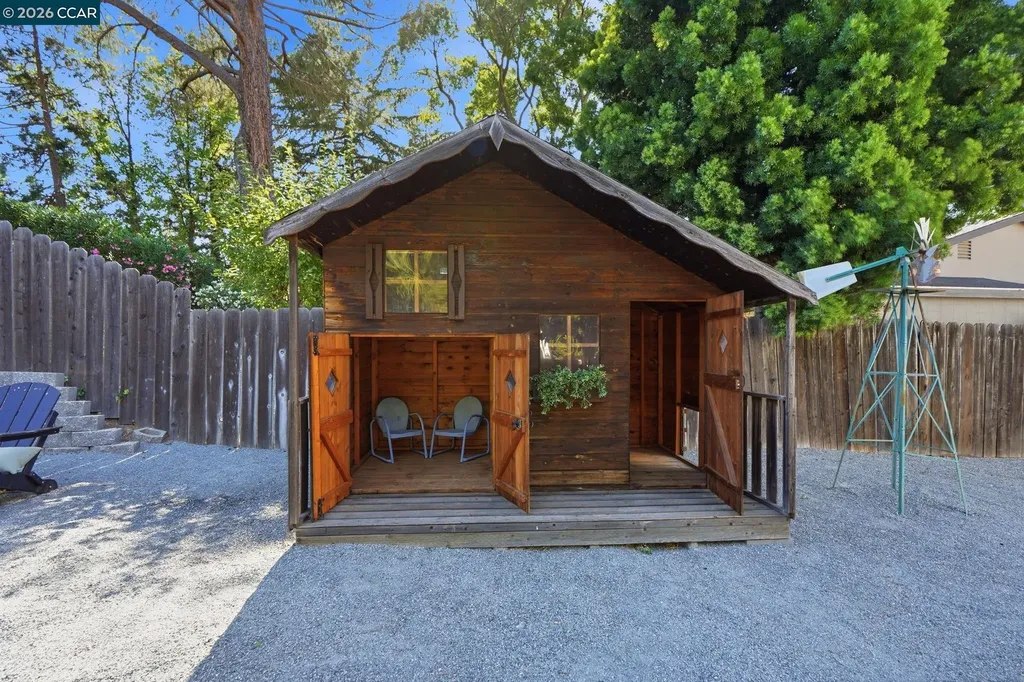 717 Bloching Circle Clayton CA 94517