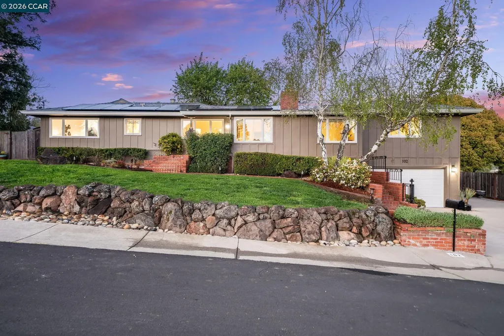 102 Hillcrest Drive Orinda CA 94563