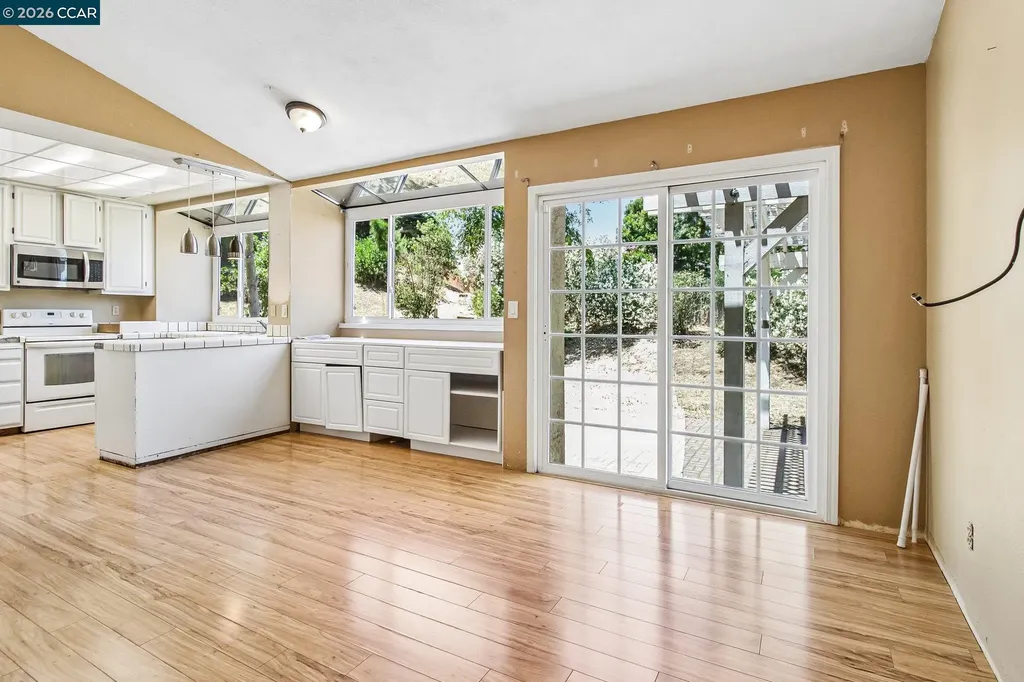 410 Oakbreeze Court Martinez CA 94553