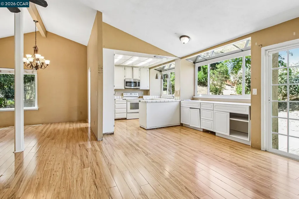 410 Oakbreeze Court Martinez CA 94553