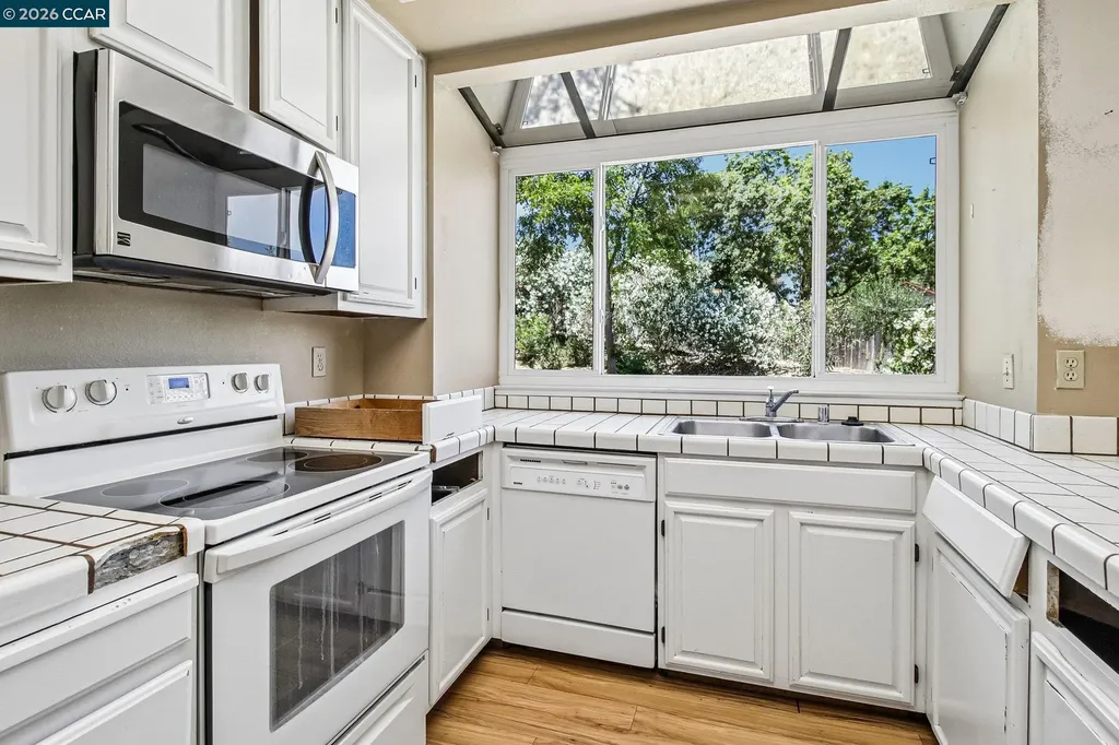 410 Oakbreeze Court Martinez CA 94553