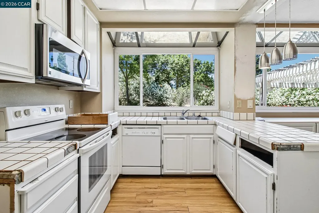 410 Oakbreeze Court Martinez CA 94553