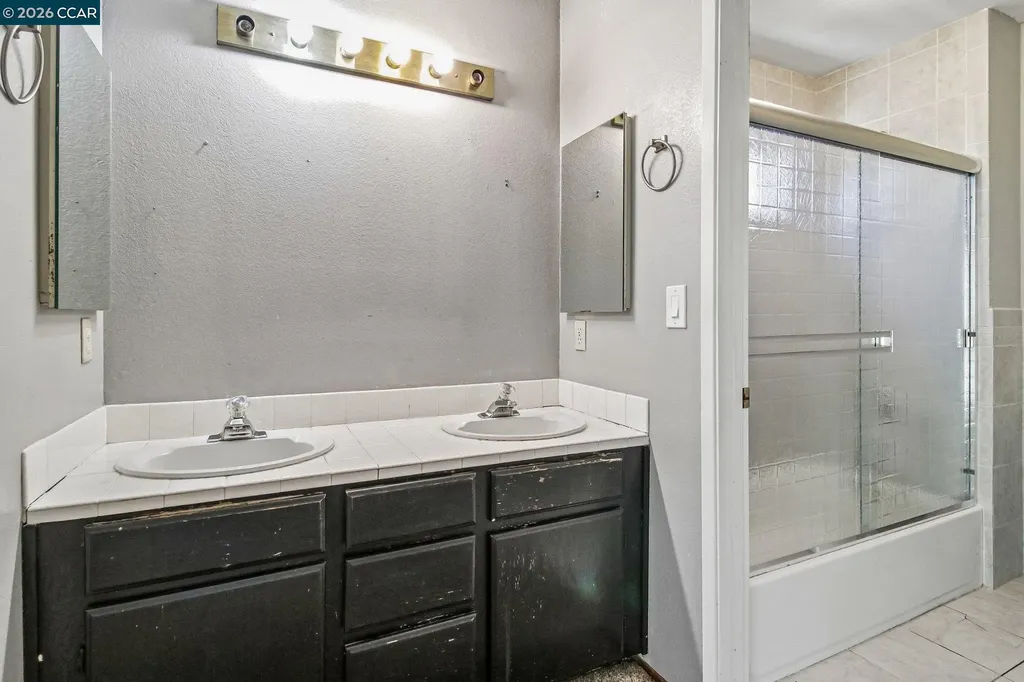410 Oakbreeze Court Martinez CA 94553