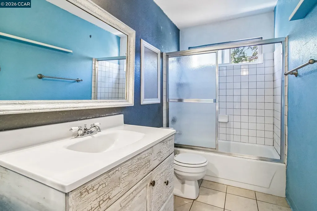 410 Oakbreeze Court Martinez CA 94553