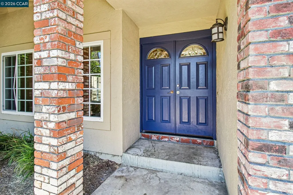 410 Oakbreeze Court Martinez CA 94553