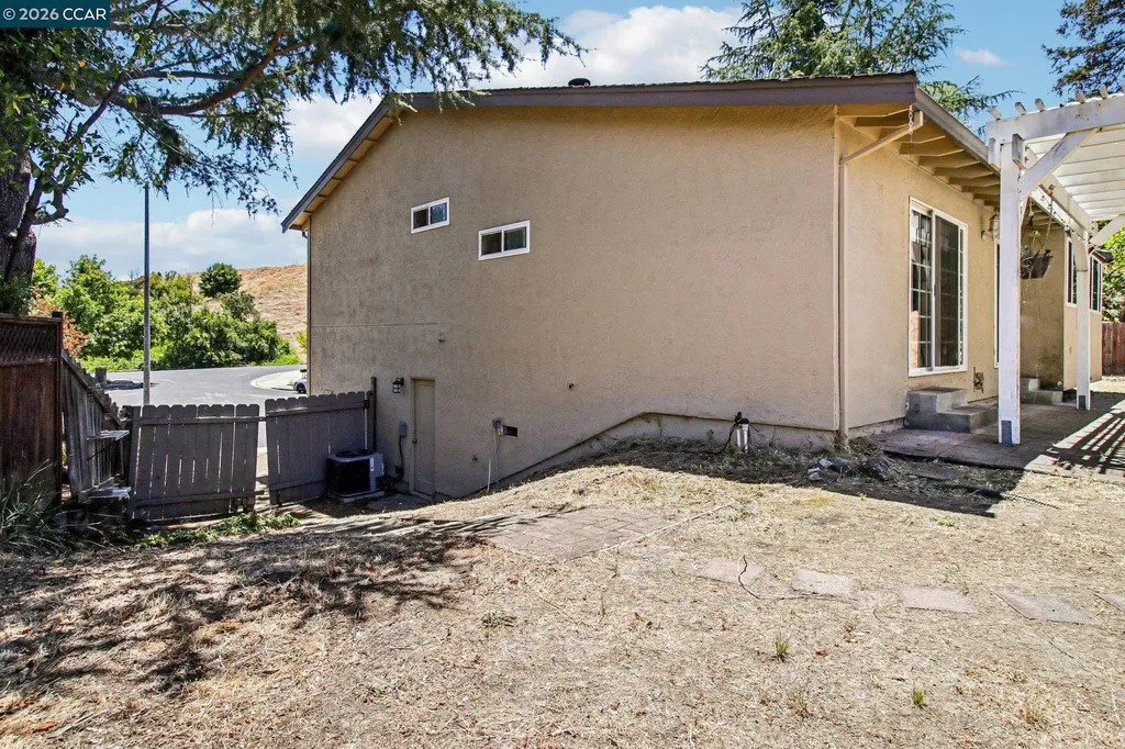 410 Oakbreeze Court Martinez CA 94553