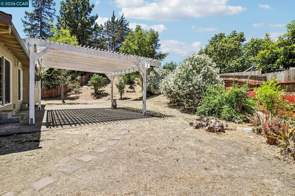 410 Oakbreeze Court Martinez CA 94553
