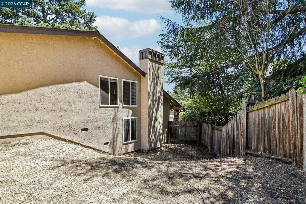 410 Oakbreeze Court Martinez CA 94553