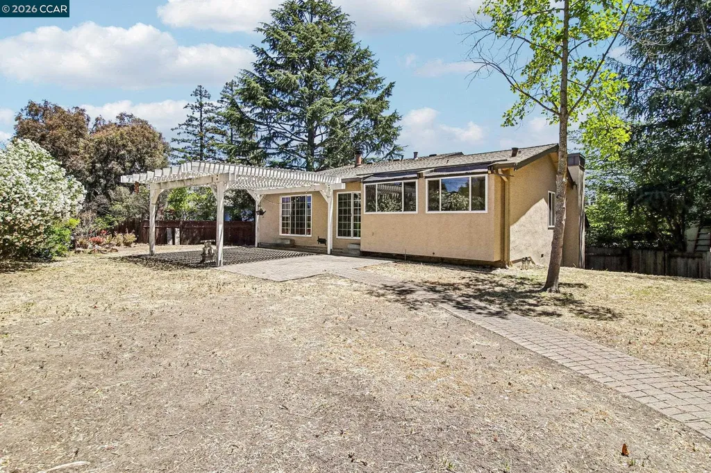 410 Oakbreeze Court Martinez CA 94553