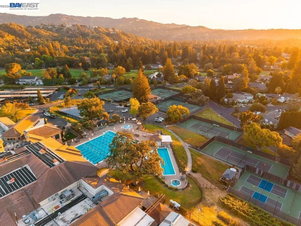 3180 Roundhill Road Alamo CA 94507