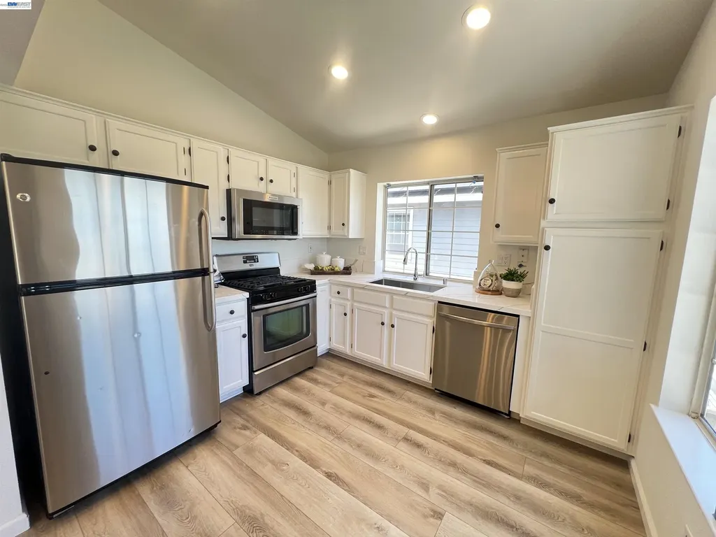 5521 Crimson Circle Fremont CA 94538