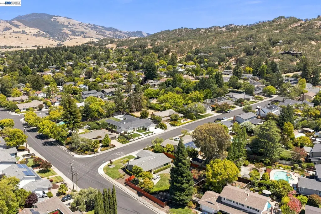 1082 Springfield Drive Walnut Creek CA 94598