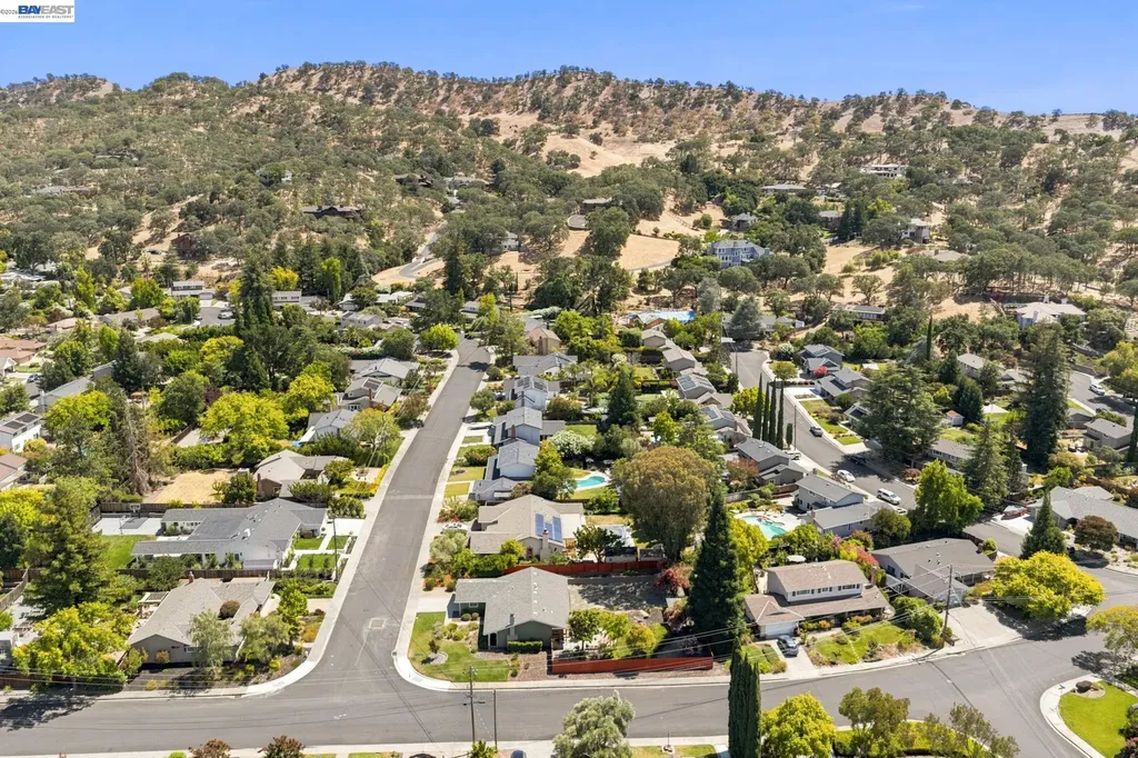 1082 Springfield Drive Walnut Creek CA 94598