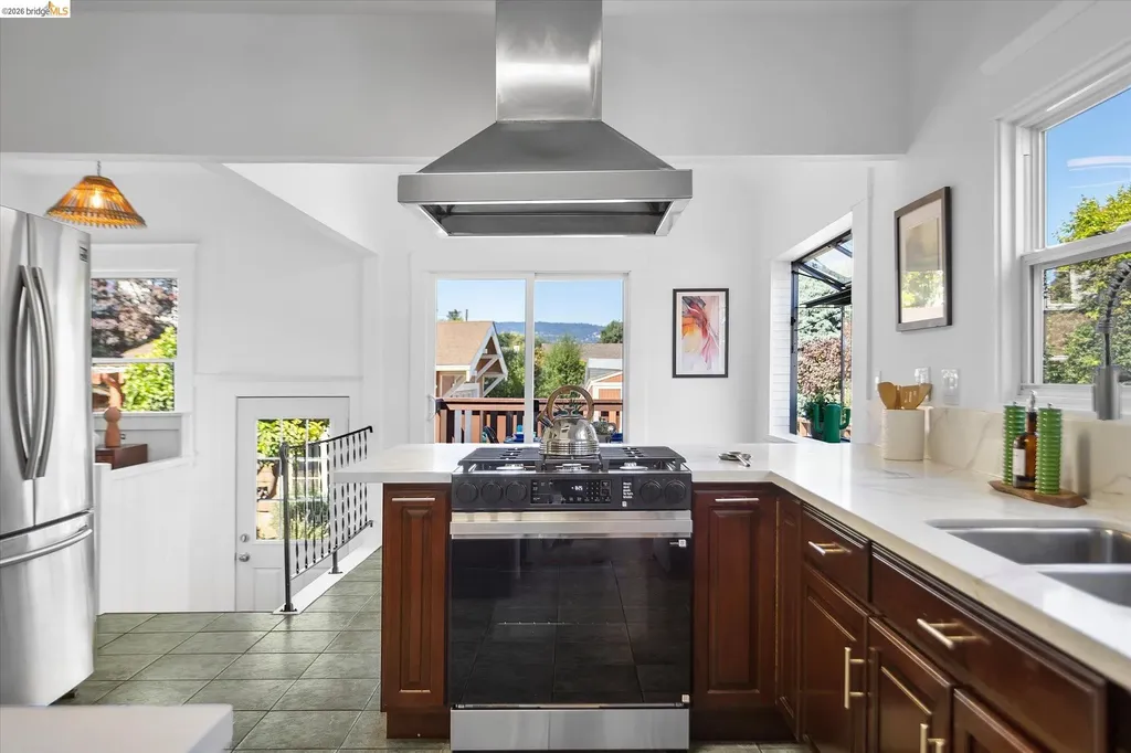 3107 Central Avenue Alameda CA 94501