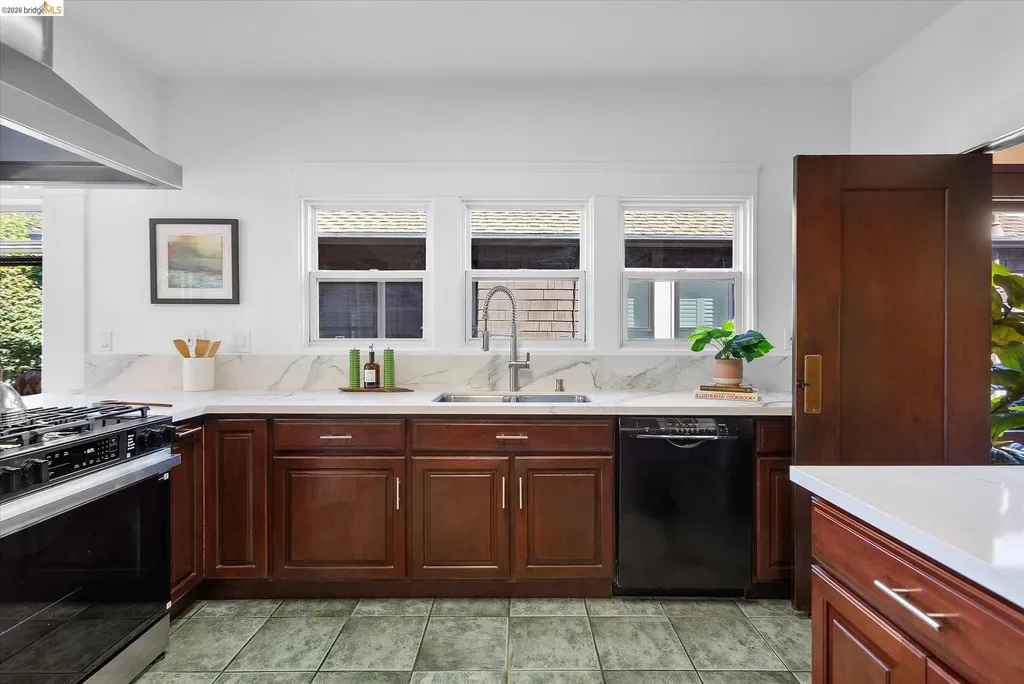 3107 Central Avenue Alameda CA 94501