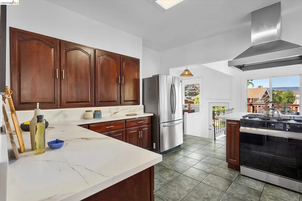 3107 Central Avenue Alameda CA 94501