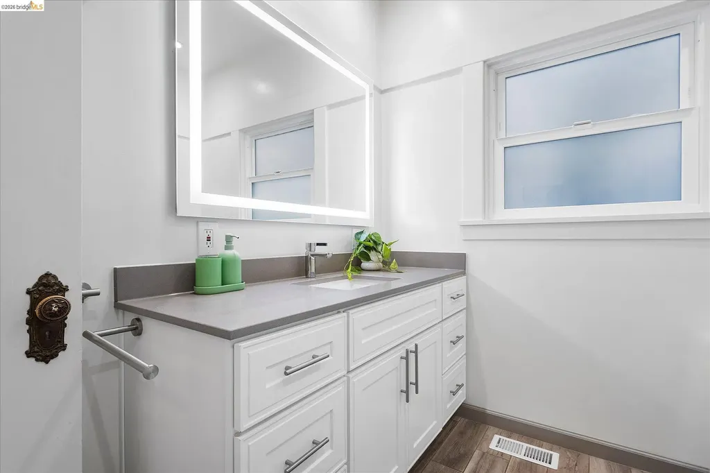 3107 Central Avenue Alameda CA 94501