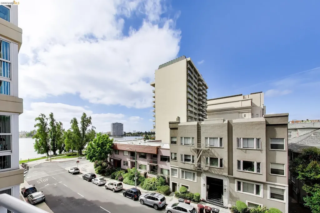 1 Lakeside Drive Oakland CA 94612