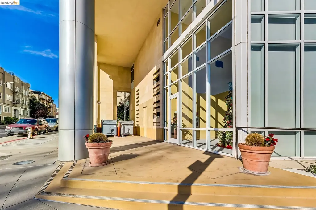 1 Lakeside Drive Oakland CA 94612