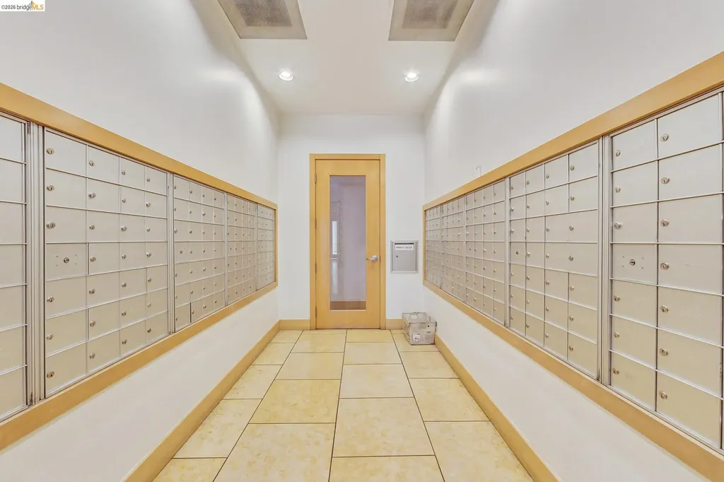 1 Lakeside Drive Oakland CA 94612