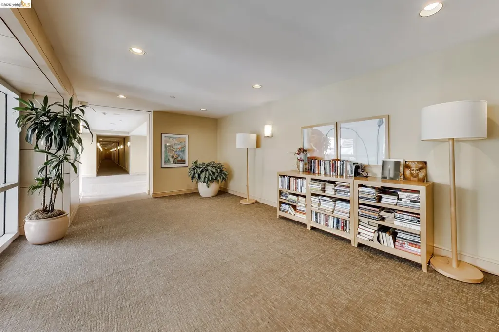 1 Lakeside Drive Oakland CA 94612