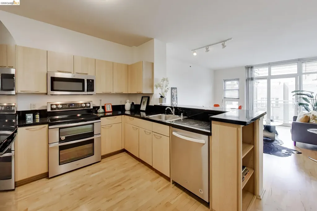 1 Lakeside Drive Oakland CA 94612