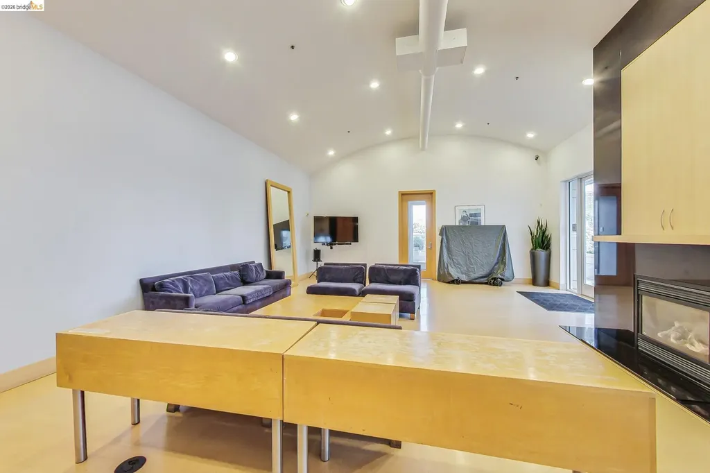 1 Lakeside Drive Oakland CA 94612