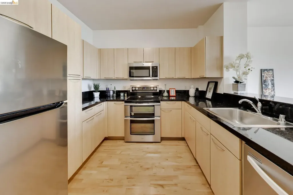 1 Lakeside Drive Oakland CA 94612