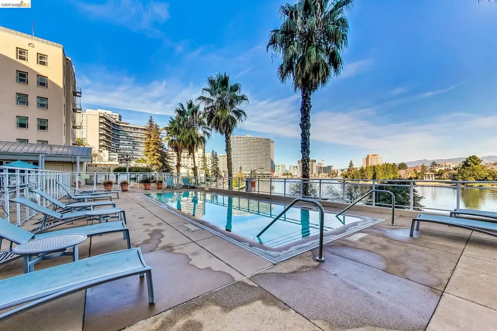 1 Lakeside Drive Oakland CA 94612