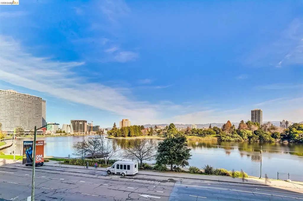 1 Lakeside Drive Oakland CA 94612