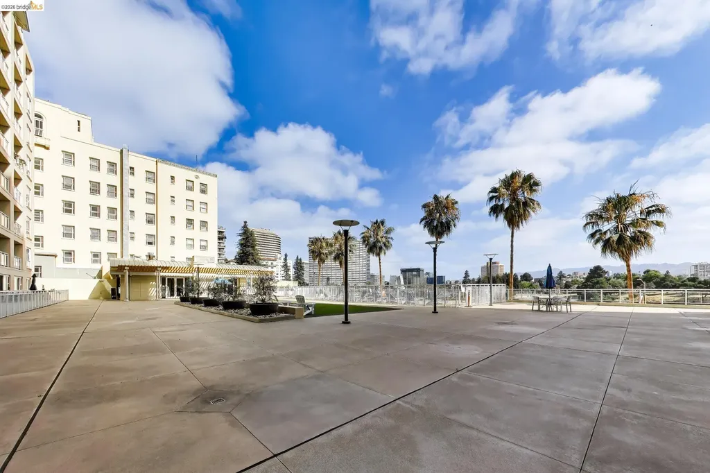 1 Lakeside Drive Oakland CA 94612