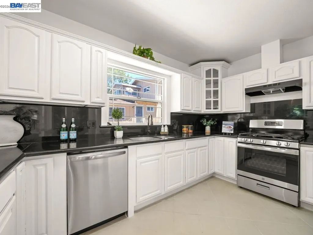 7974 Hillmont Drive Oakland CA 94605