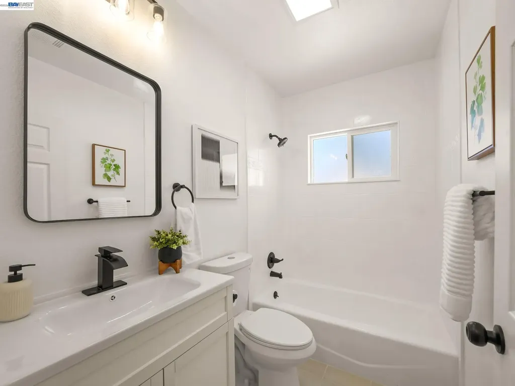 7974 Hillmont Drive Oakland CA 94605