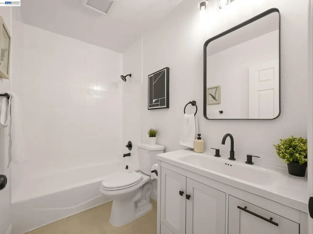 7974 Hillmont Drive Oakland CA 94605