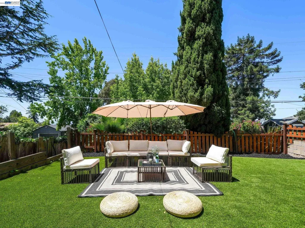 7974 Hillmont Drive Oakland CA 94605