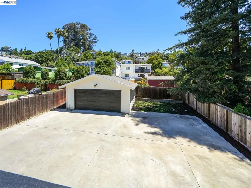 7974 Hillmont Drive Oakland CA 94605
