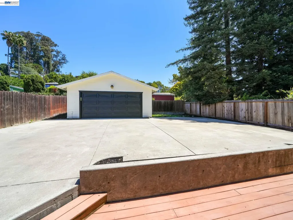 7974 Hillmont Drive Oakland CA 94605