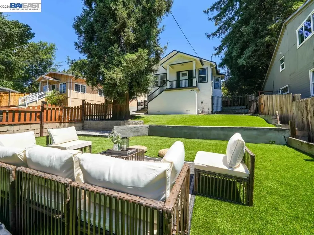 7974 Hillmont Drive Oakland CA 94605