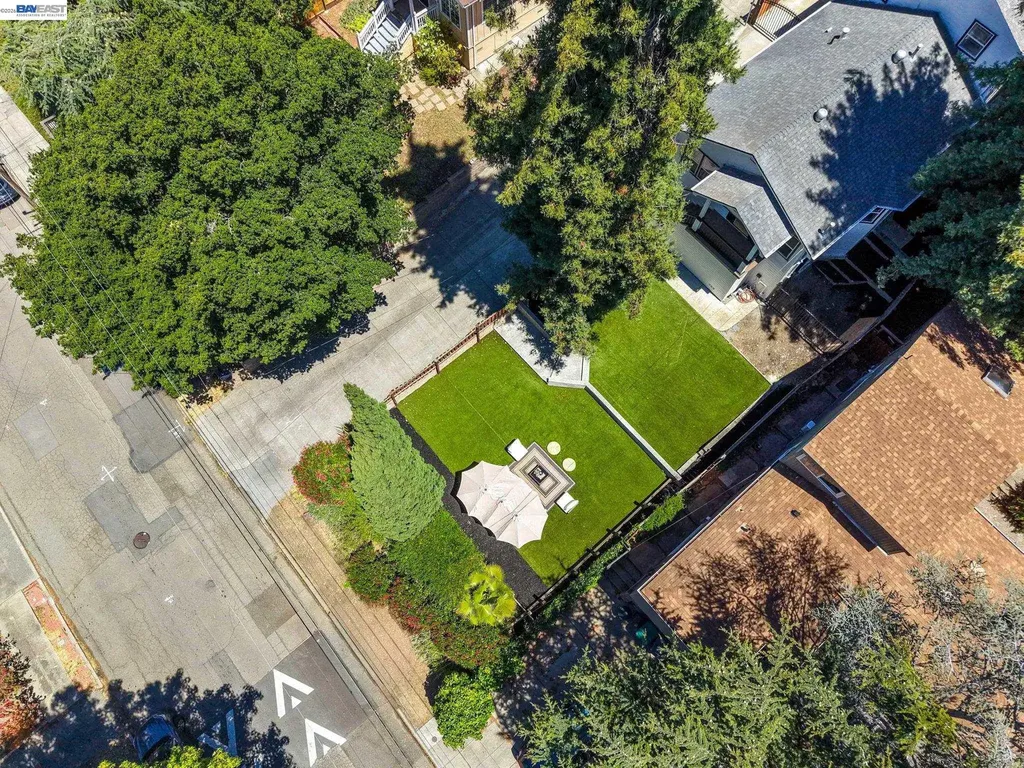 7974 Hillmont Drive Oakland CA 94605