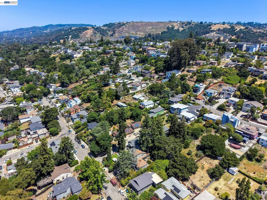 7974 Hillmont Drive Oakland CA 94605