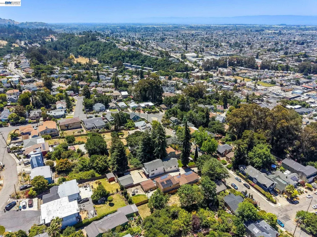 7974 Hillmont Drive Oakland CA 94605