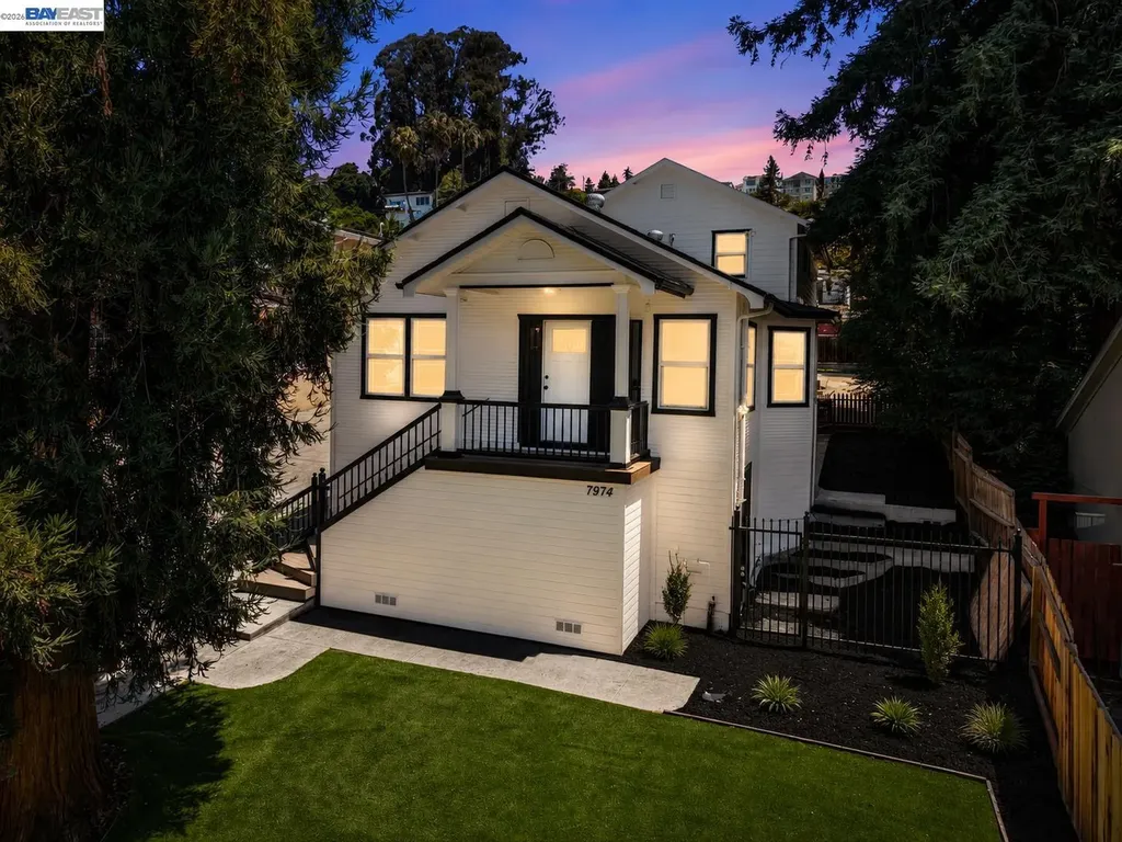 7974 Hillmont Drive Oakland CA 94605