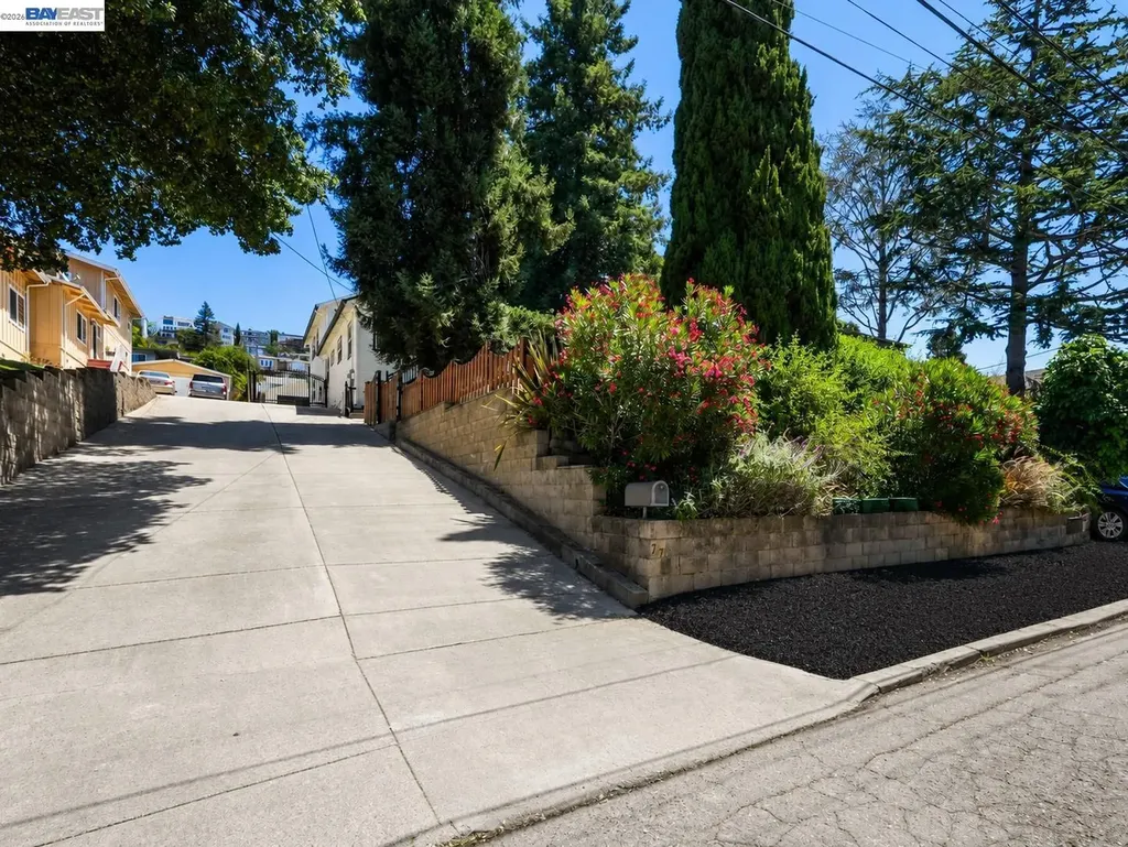 7974 Hillmont Drive Oakland CA 94605
