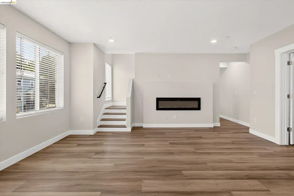 6105 Oakdale Avenue Oakland CA 94605