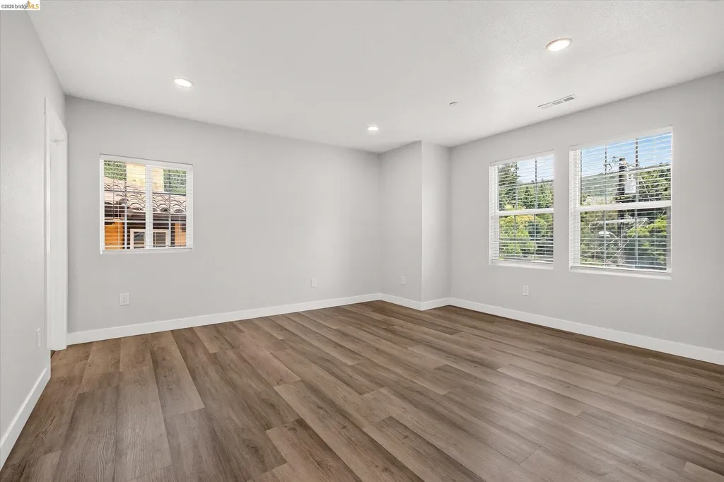 6105 Oakdale Avenue Oakland CA 94605