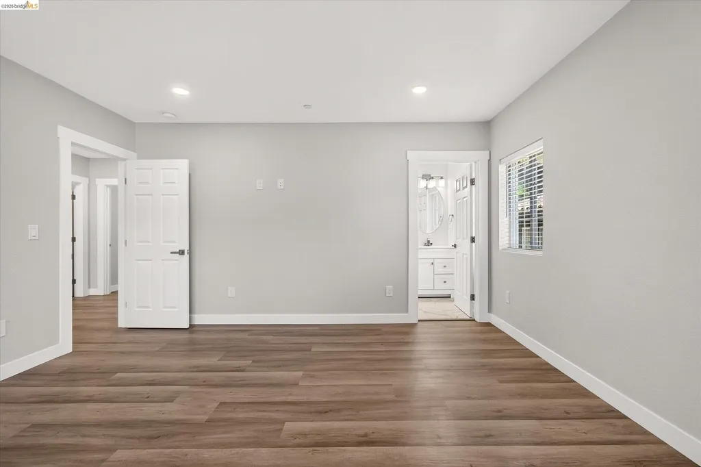 6105 Oakdale Avenue Oakland CA 94605