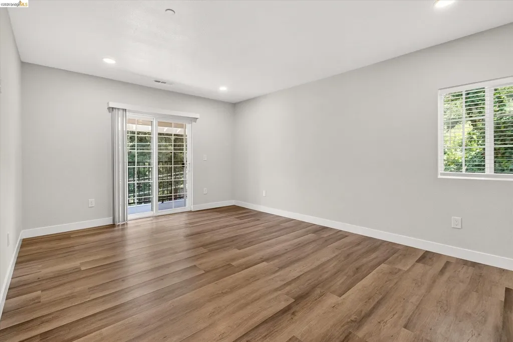 6105 Oakdale Avenue Oakland CA 94605