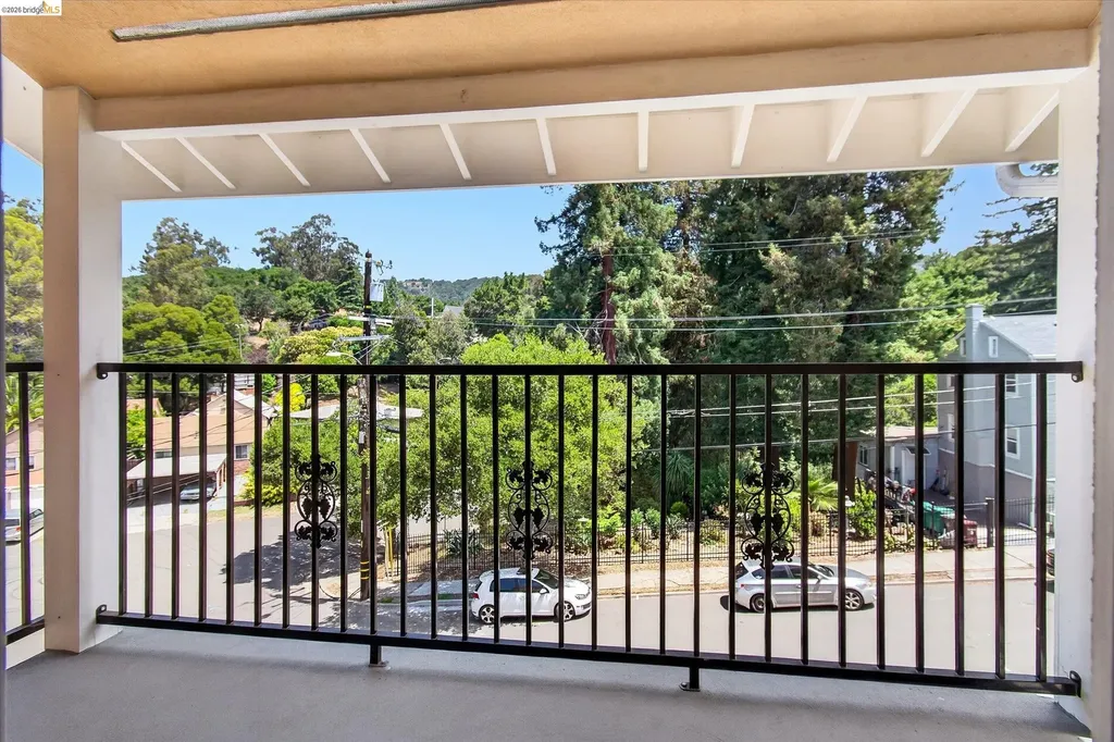 6105 Oakdale Avenue Oakland CA 94605