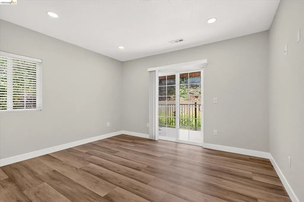 6105 Oakdale Avenue Oakland CA 94605