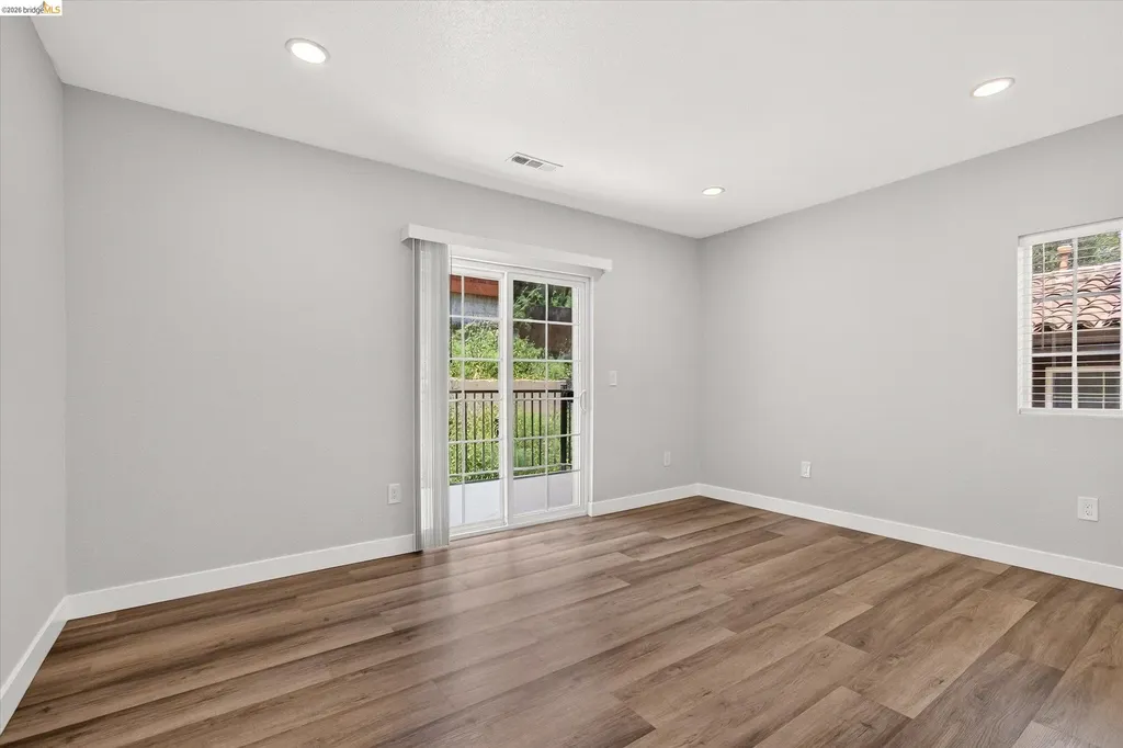 6105 Oakdale Avenue Oakland CA 94605